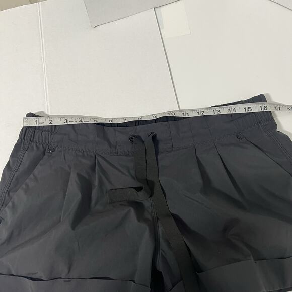Lululemon Spring Break Away Short Size 8 Black 2.5” First Release - Picture 10 of 12
